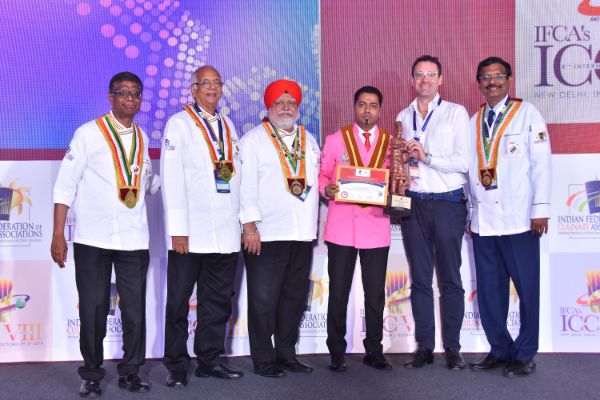 Best Celebrity Chef in Kolhapur, Chef Dev Kasalkar