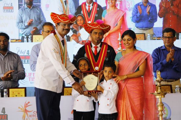 Best Celebrity Chef in Kolhapur, Chef Dev Kasalkar